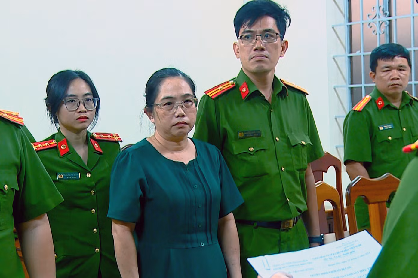 Bà Nguyễn Thị Hồng Sâm (Giám đốc Ban quản lý dịch vụ công ích TP Nha Trang) bị khởi tố, bắt tạm giam. Ảnh: CACC.