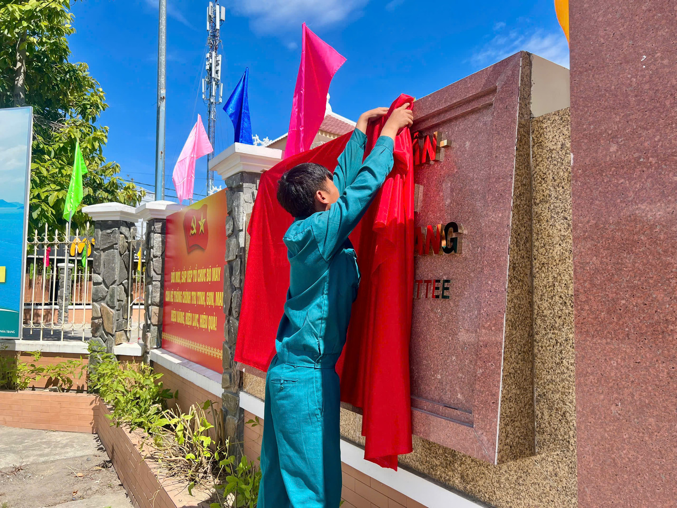 Các phường, xã mới tại tỉnh Khánh Hòa đã chuẩn bị sẵn sàng cho chính quyền 2 cấp chính thức vận hành vào ngày 1/7. Các phường, xã mới tại tỉnh Khánh Hòa đã chuẩn bị sẵn sàng cho chính quyền 2 cấp chính thức vận hành vào ngày 1/7.