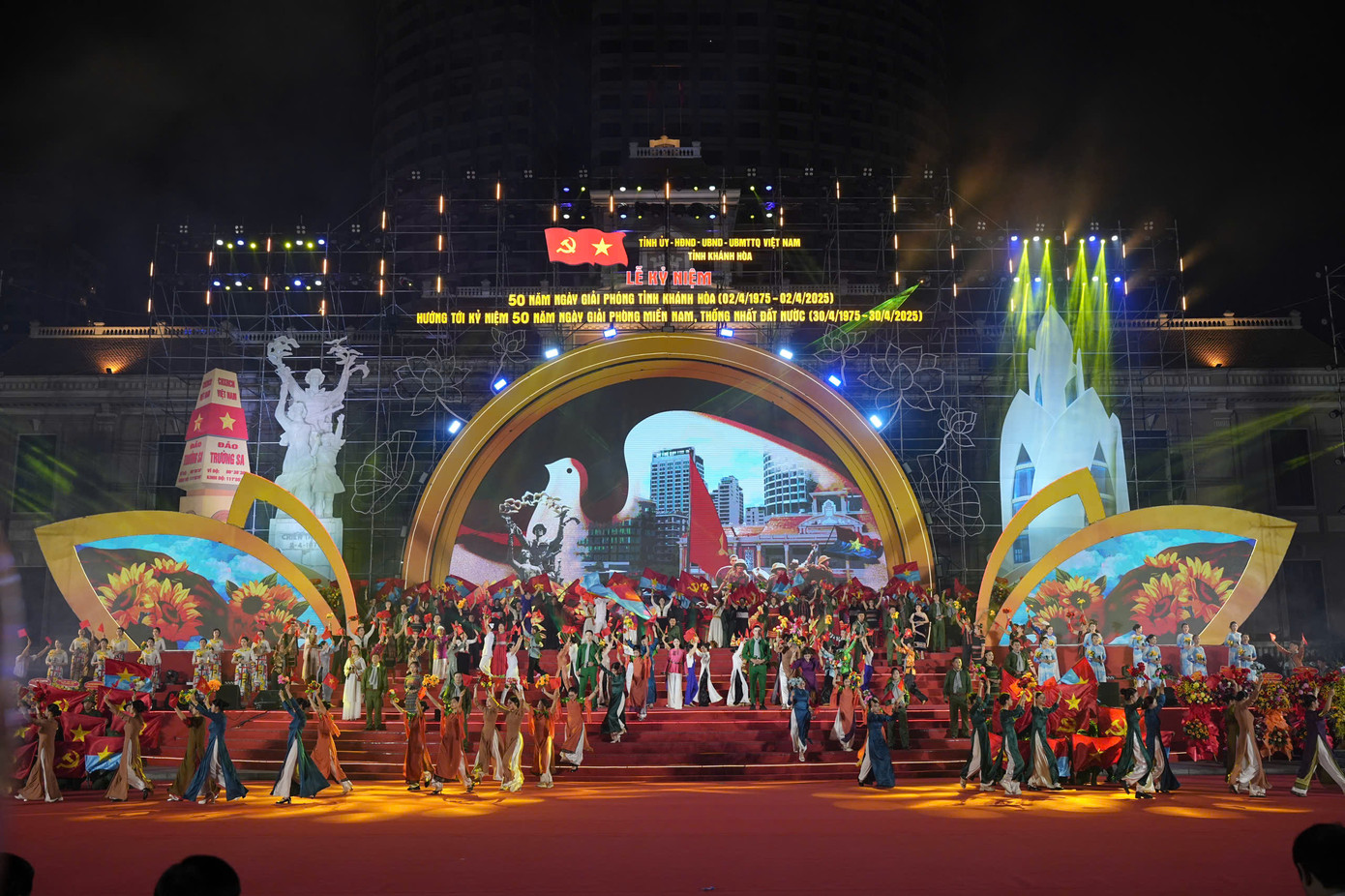 Tỉnh Khánh Hòa long trọng tổ chức Lễ kỷ niệm 50 năm Ngày Giải phóng tỉnh.