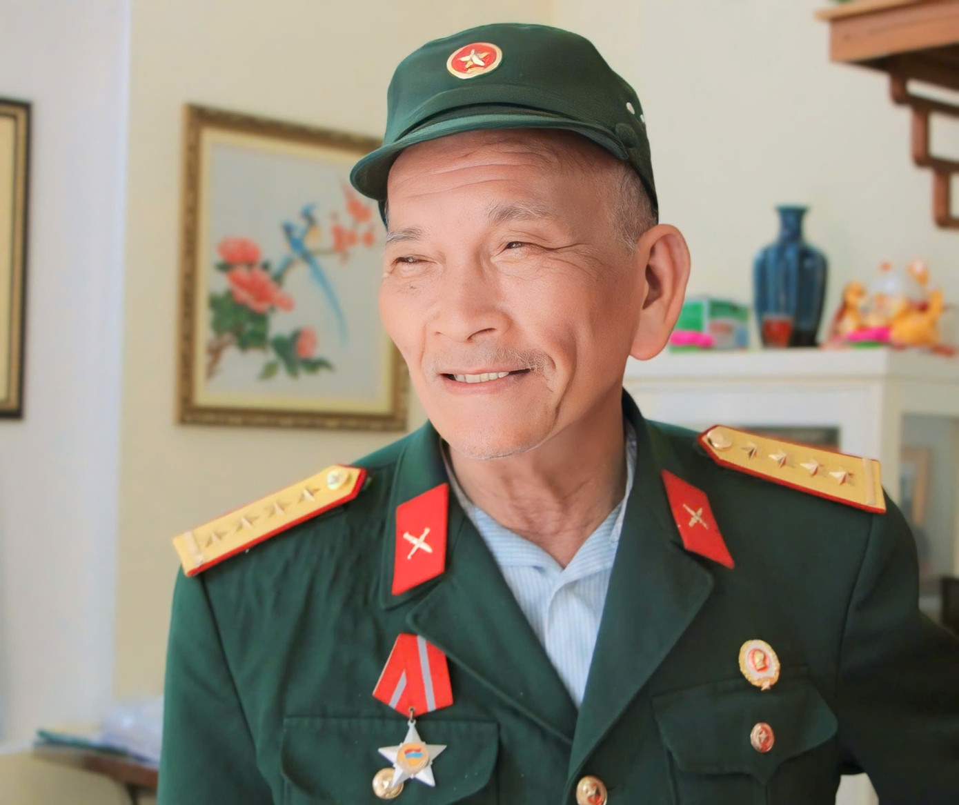 Ông Thanh kể về hành trình chạy xe máy vượt đường xa vào TP.HCM xem diễu binh 30/4. Ông Thanh kể về hành trình chạy xe máy vượt đường xa vào TP.HCM xem diễu binh 30/4.