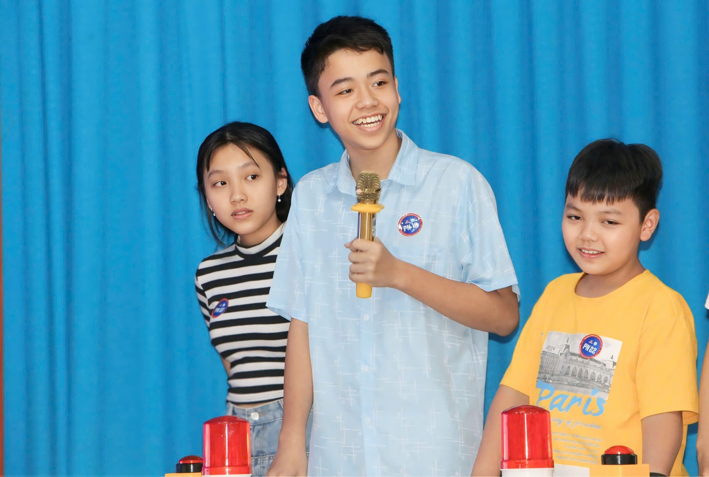 Thí sinh bấm chuông trả lời tại vòng vượt chướng ngại vật. Thí sinh bấm chuông trả lời tại vòng vượt chướng ngại vật.