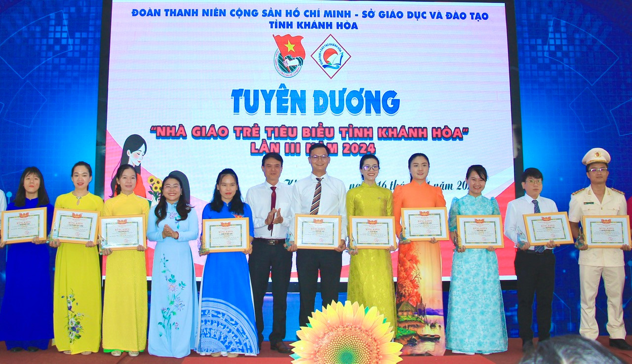 Khánh Hòa có 44 thầy cô giáo đạt danh hiệu Nhà giáo trẻ tiêu biểu cấp tỉnh năm 2024 Khánh Hòa có 44 thầy cô giáo đạt danh hiệu Nhà giáo trẻ tiêu biểu cấp tỉnh năm 2024