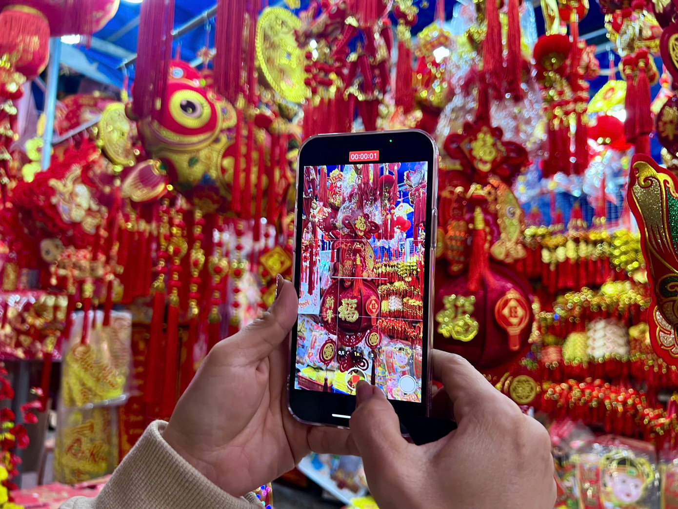 Những hình ảnh rực rỡ của đèn lồng được du khách ghi lại.