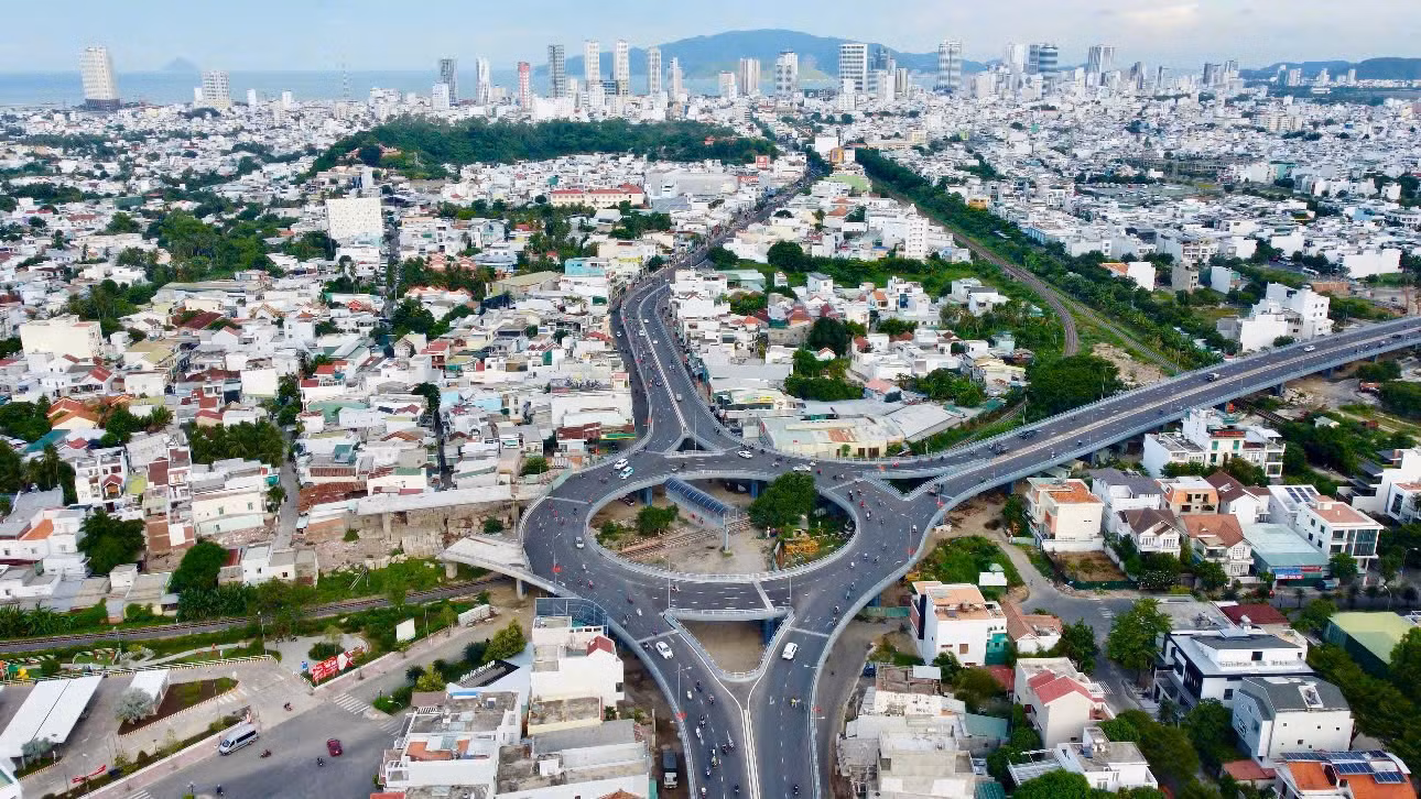 Quyết định của UBND tỉnh Khánh Hòa quy định rõ các điều kiện tách, hợp thửa đất đối với từng loại đất trên địa bàn tỉnh. Ảnh: Tiến Đạt.