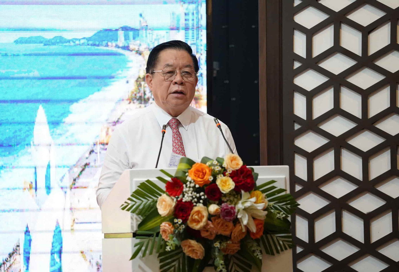 Ông Nguyễn Trọng Nghĩa - Ủy viên Bộ Chính trị, Bí thư Trung ương Đảng, Trưởng ban Tuyên giáo và Dân vận Trung ương, phát biểu tại hội nghị. Ảnh: H.L Ông Nguyễn Trọng Nghĩa - Ủy viên Bộ Chính trị, Bí thư Trung ương Đảng, Trưởng ban Tuyên giáo và Dân vận Trung ương, phát biểu tại hội nghị. Ảnh: H.L