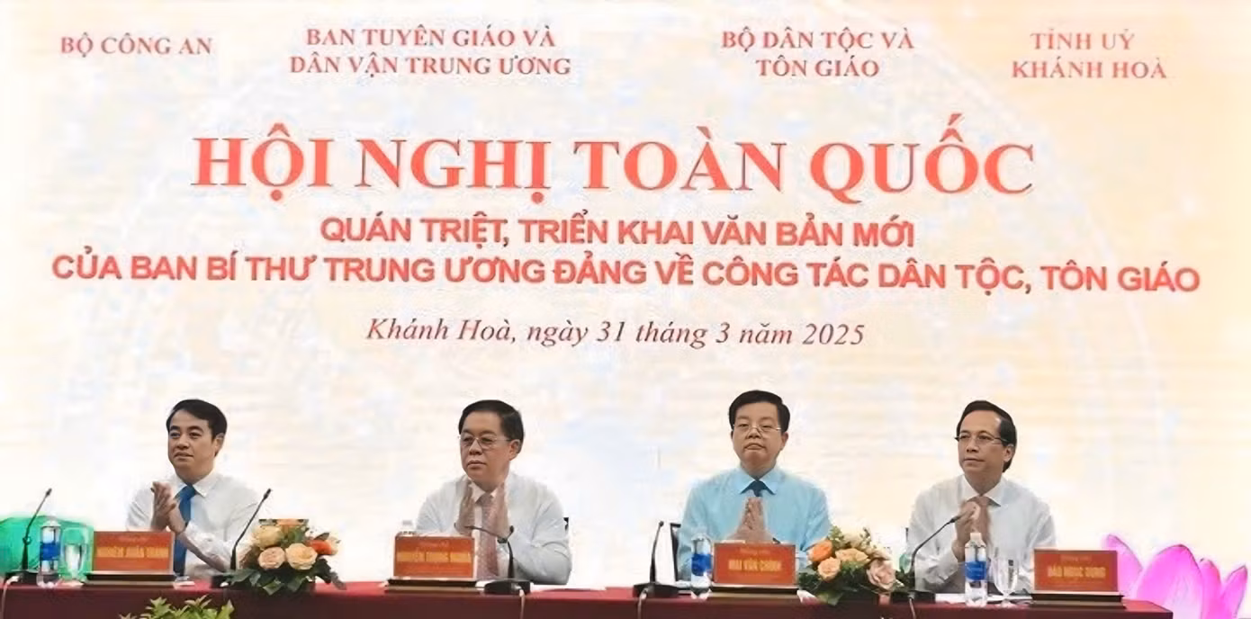 Hội nghị toàn quốc quán triệt, triển khai một số văn bản mới của Ban Bí thư về công tác dân tộc, tôn giáo. Ảnh: G.T Hội nghị toàn quốc quán triệt, triển khai một số văn bản mới của Ban Bí thư về công tác dân tộc, tôn giáo. Ảnh: G.T