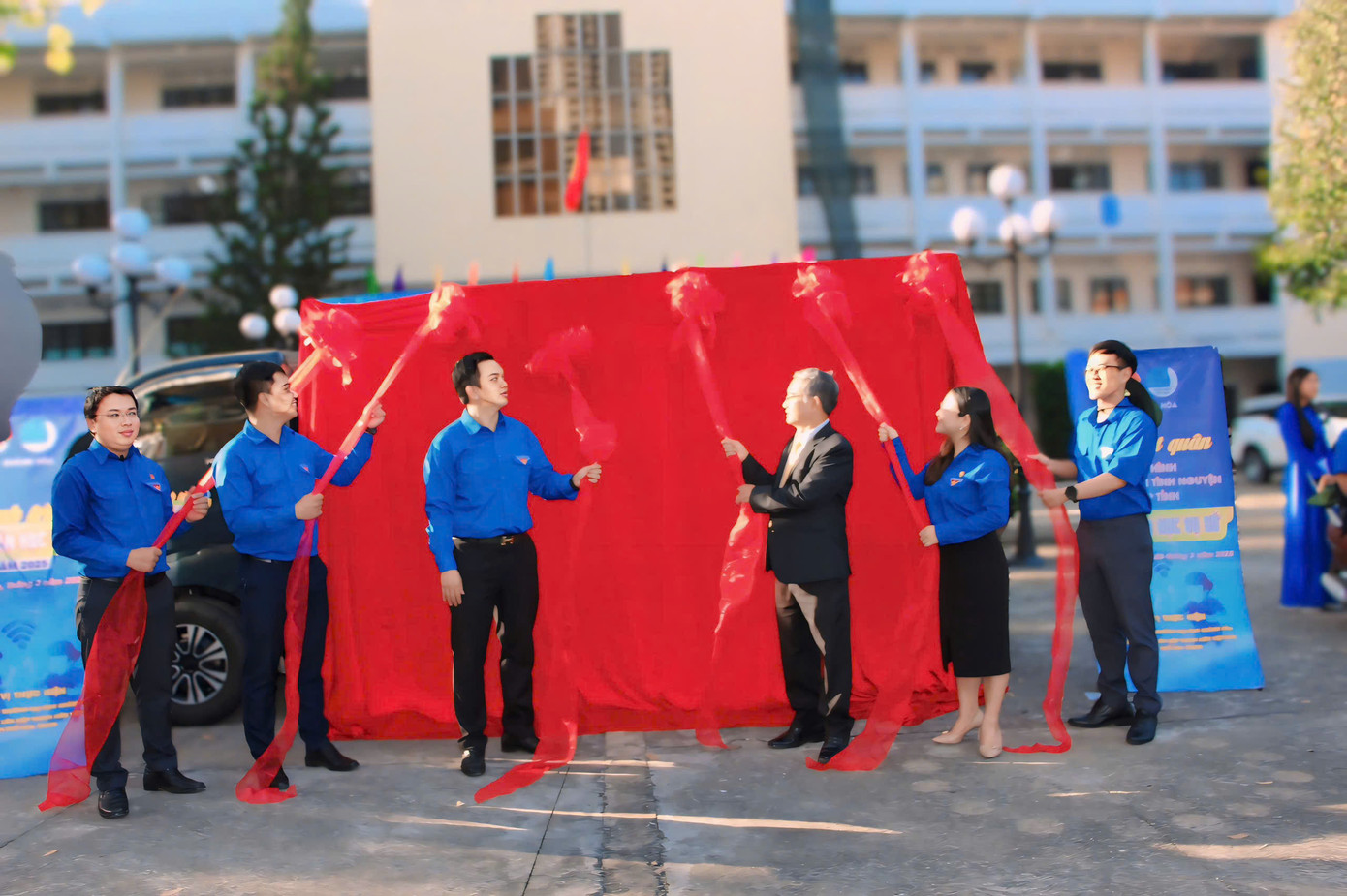 Ra mắt mô hình &quot;Hành trình bình dân học vụ số&quot;.