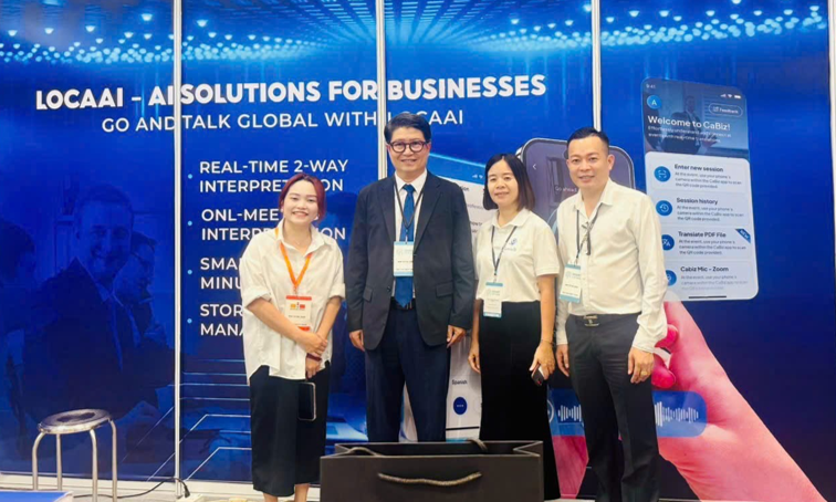 Ông Nguyễn Mạnh Cường, phó Chánh Văn phòng Bộ Khoa học và Công nghệ, Giám đốc Văn phòng phía Nam đánh giá cao giải pháp phiên dịch Hội thảo quốc tế