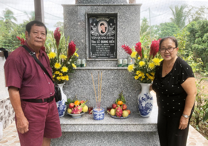 Bố mẹ ca sĩ Vân Quang Long. Bố mẹ ca sĩ Vân Quang Long.