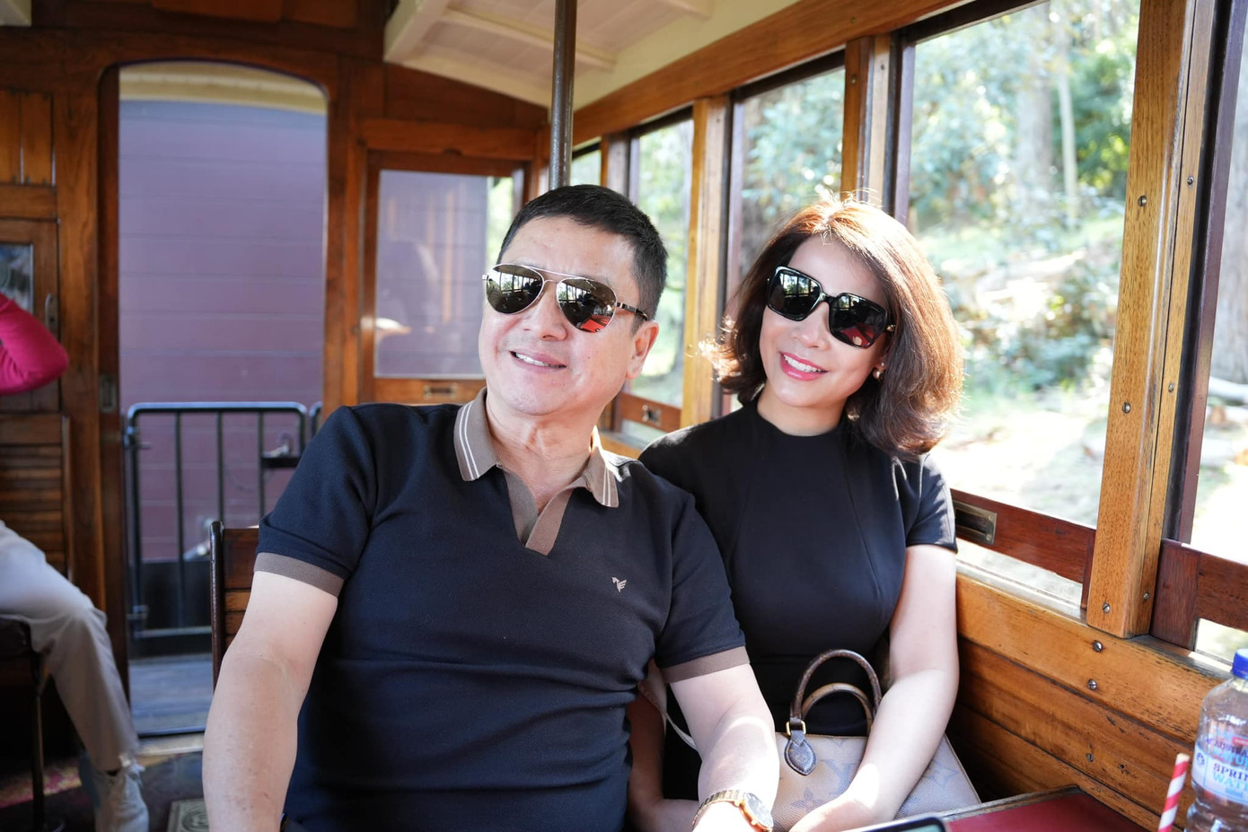 Dù đang hạnh phúc bên bạn gái kém 18 tuổi, NSƯT Chí Trung tuyên bố cả hai chỉ yêu chứ không cưới.