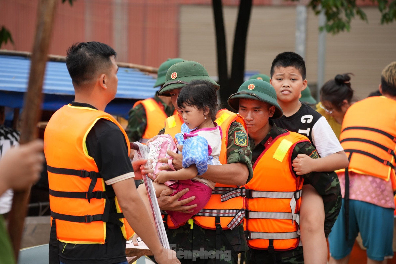 Các tỉnh miền Bắc chịu ảnh hưởng nặng nề bởi bão lũ.