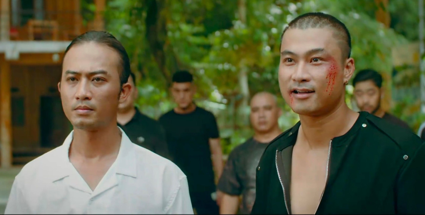 Duy Hưng và Doãn Quốc Đam trong phim Độc đạo. Duy Hưng và Doãn Quốc Đam trong phim Độc đạo.