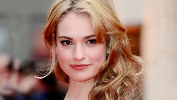 Vẻ đẹp trong veo của nàng 'Lọ Lem' Lily James ảnh 15