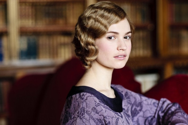 Vẻ đẹp trong veo của nàng 'Lọ Lem' Lily James ảnh 7