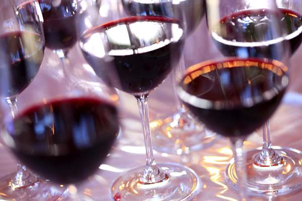 Uống rượu quá nhiều làm tăng nguy cơ mắc ung thư gan