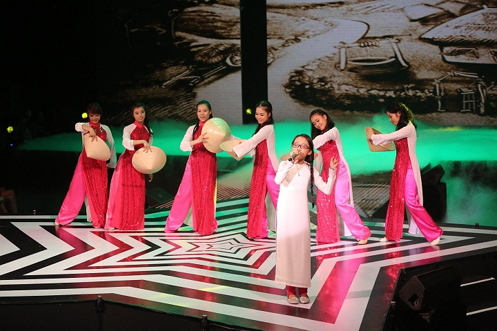 Chính vì thế, Phương Mỹ Chi luôn có những show diễn dày đặc chờ đợi ở phía trước