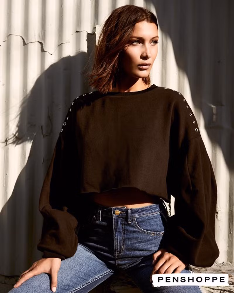 ‘Chân dài’ Bella Hadid quá đỗi gợi cảm trên hàng loạt ấn phẩm Vogue ảnh 33