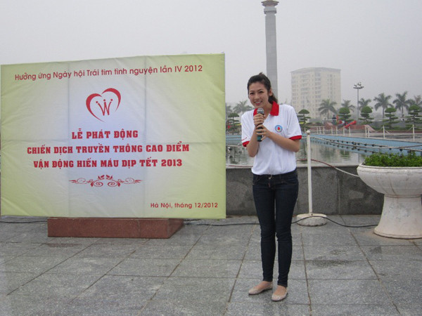 Á hậu Dương Tú Anh là gương mặt đại diện, đồng hành cùng chương trình: 