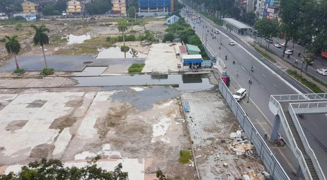 Dự án Tổ hợp hỗn hợp trung tâm thương mại, dịch vụ, văn hóa tại khu “đất vàng” 148 Giảng Võ với diện tích 6,838 ha được bổ sung vào kế hoạch sử dụng đất quận Ba Đình (Hà Nội). Dự án Tổ hợp hỗn hợp trung tâm thương mại, dịch vụ, văn hóa tại khu “đất vàng” 148 Giảng Võ với diện tích 6,838 ha được bổ sung vào kế hoạch sử dụng đất quận Ba Đình (Hà Nội).