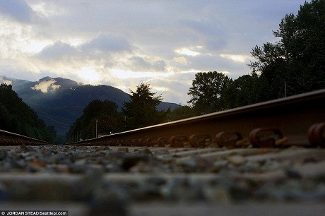 Lester được thành lập với mục đích là nơi tiếp nhiên liệu cho các chuyến tàu hỏa đi qua miền Tây Bắc nước Mỹ. Những chuyến tàu đã không đến với Lester từ hàng chục năm nay, tuy vậy, gần đây, nhằm mục đích hồi sinh thị trấn bị lãng quên này, những chuyến tàu đã bắt đầu trở lại Lester. Lester được thành lập với mục đích là nơi tiếp nhiên liệu cho các chuyến tàu hỏa đi qua miền Tây Bắc nước Mỹ. Những chuyến tàu đã không đến với Lester từ hàng chục năm nay, tuy vậy, gần đây, nhằm mục đích hồi sinh thị trấn bị lãng quên này, những chuyến tàu đã bắt đầu trở lại Lester