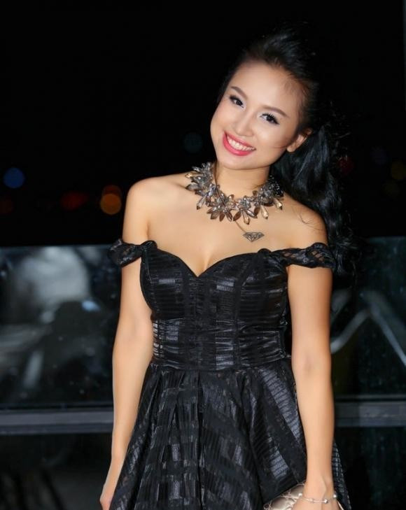 Những bà mẹ đơn thân gợi cảm của showbiz Việt ảnh 2