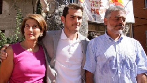 Casillas khốn khổ vì người thân khi sang Porto ảnh 1