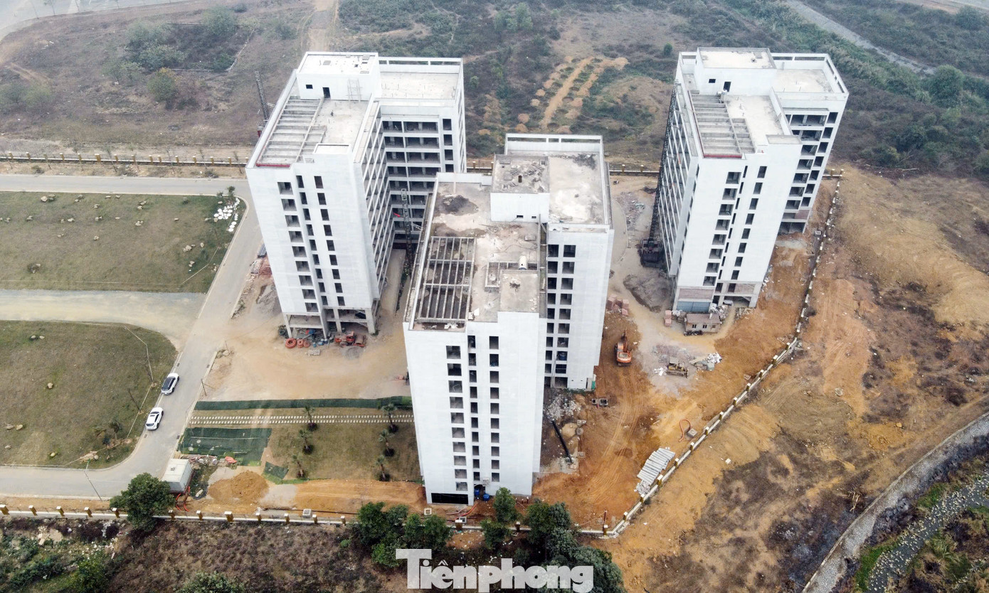 Theo ông Sơn, dự án được cho thuê đất với mục đích sử dụng là “đất thương mại, dịch vụ”, và sau khi hoàn thành sẽ cung cấp cơ sở lưu trú cho các nhà đầu tư và chuyên gia, người lao động thuê trong thời gian làm việc tại Khu công nghệ cao Hòa Lạc.