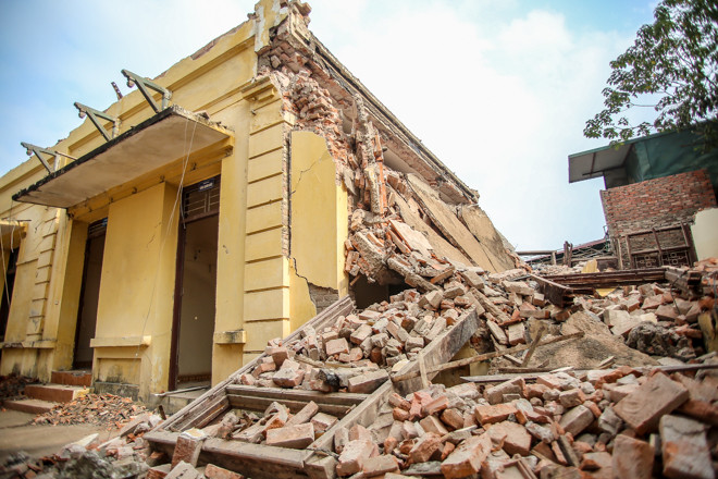 Công trình Trạm phát sóng Bạch Mai bất ngờ bị phá dỡ ảnh 1