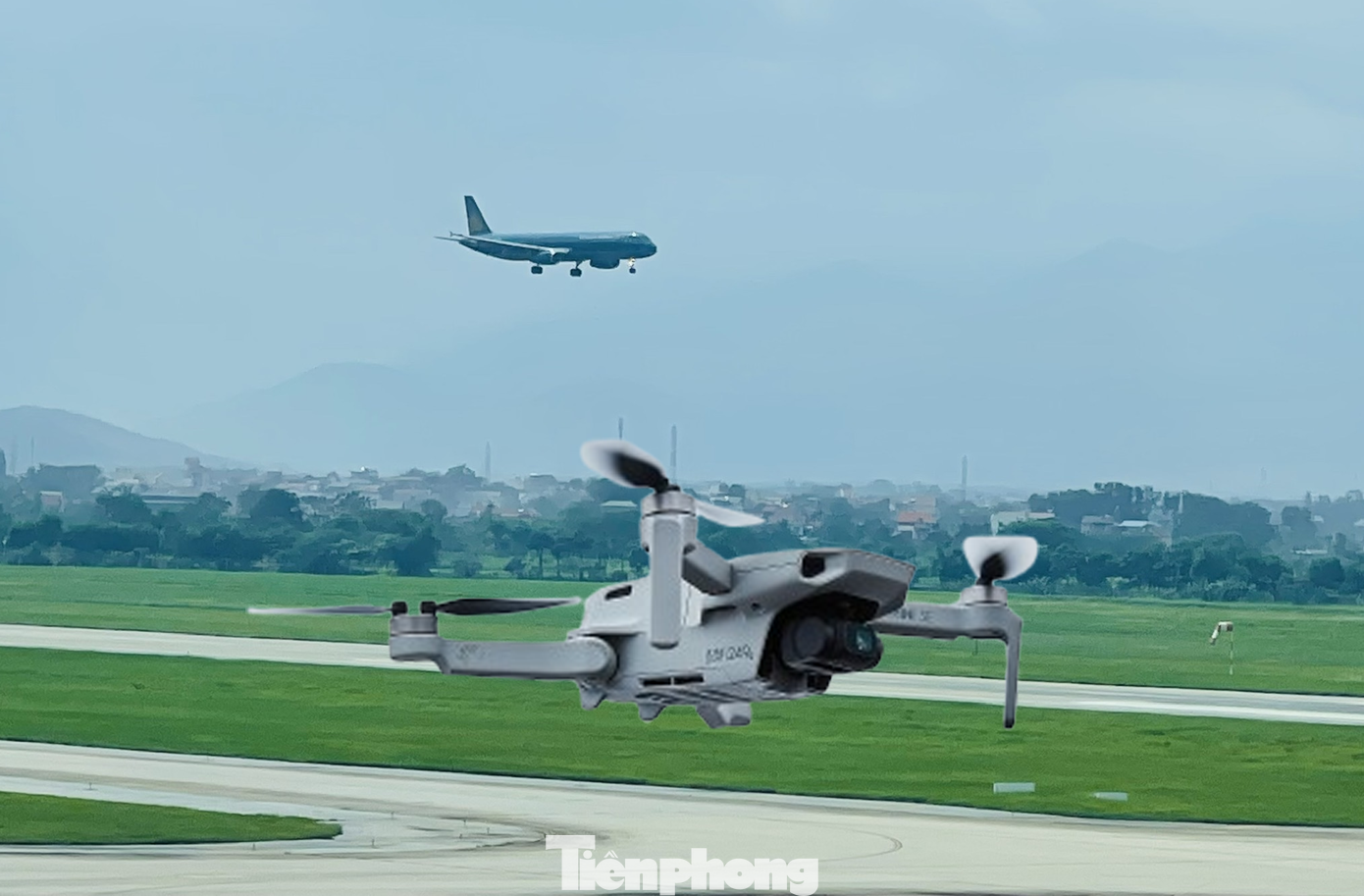 Khu vực xung quanh Cảng hàng không Thọ Xuân đã xuất hiện một số thiết bị bay không người lái, gây uy hiếp an ninh, an toàn hàng không. Ảnh minh họa: Lộc Liên.