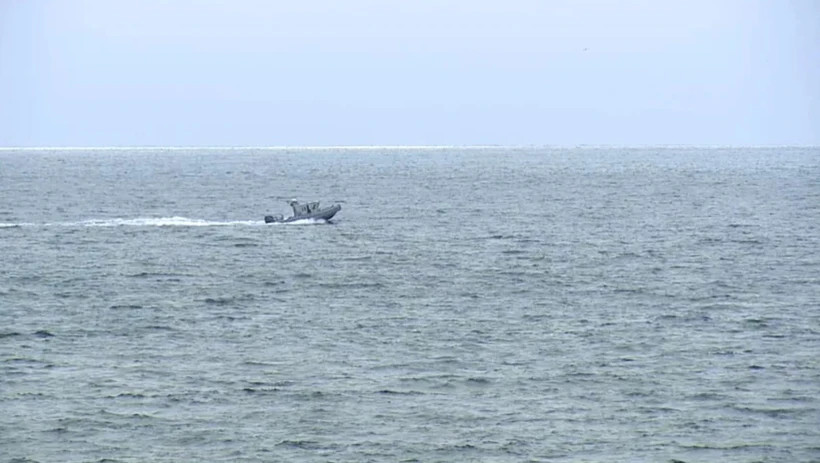 Hiện trường nơi máy bay Cessna 414 rơi khiến cả 6 người tử vong. Ảnh: AP.