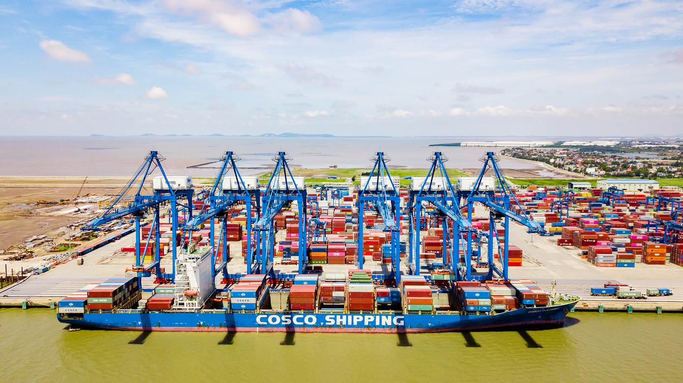 Việt Nam đang thiếu hụt hạ tầng cảng và chuỗi cung ứng nhiên liệu cần thiết cho quá trình chuyển đổi xanh ngành hàng hải. Ảnh minh họa: Lộc Liên. Việt Nam đang thiếu hụt hạ tầng cảng và chuỗi cung ứng nhiên liệu cần thiết cho quá trình chuyển đổi xanh ngành hàng hải. Ảnh minh họa: Lộc Liên.