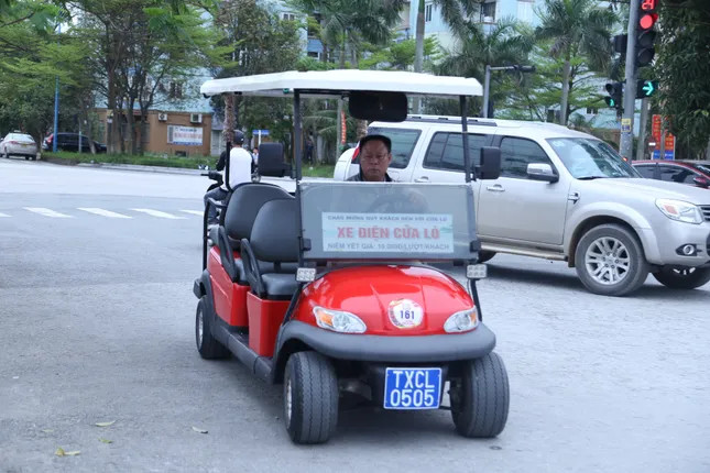 Từ ngày 1/7, xe chở người 4 bánh có gắn động cơ chỉ được hoạt động trên các tuyến đường có đặt biển báo tốc độ tối đa 30km/h. Từ ngày 1/7, xe chở người 4 bánh có gắn động cơ chỉ được hoạt động trên các tuyến đường có đặt biển báo tốc độ tối đa 30km/h.