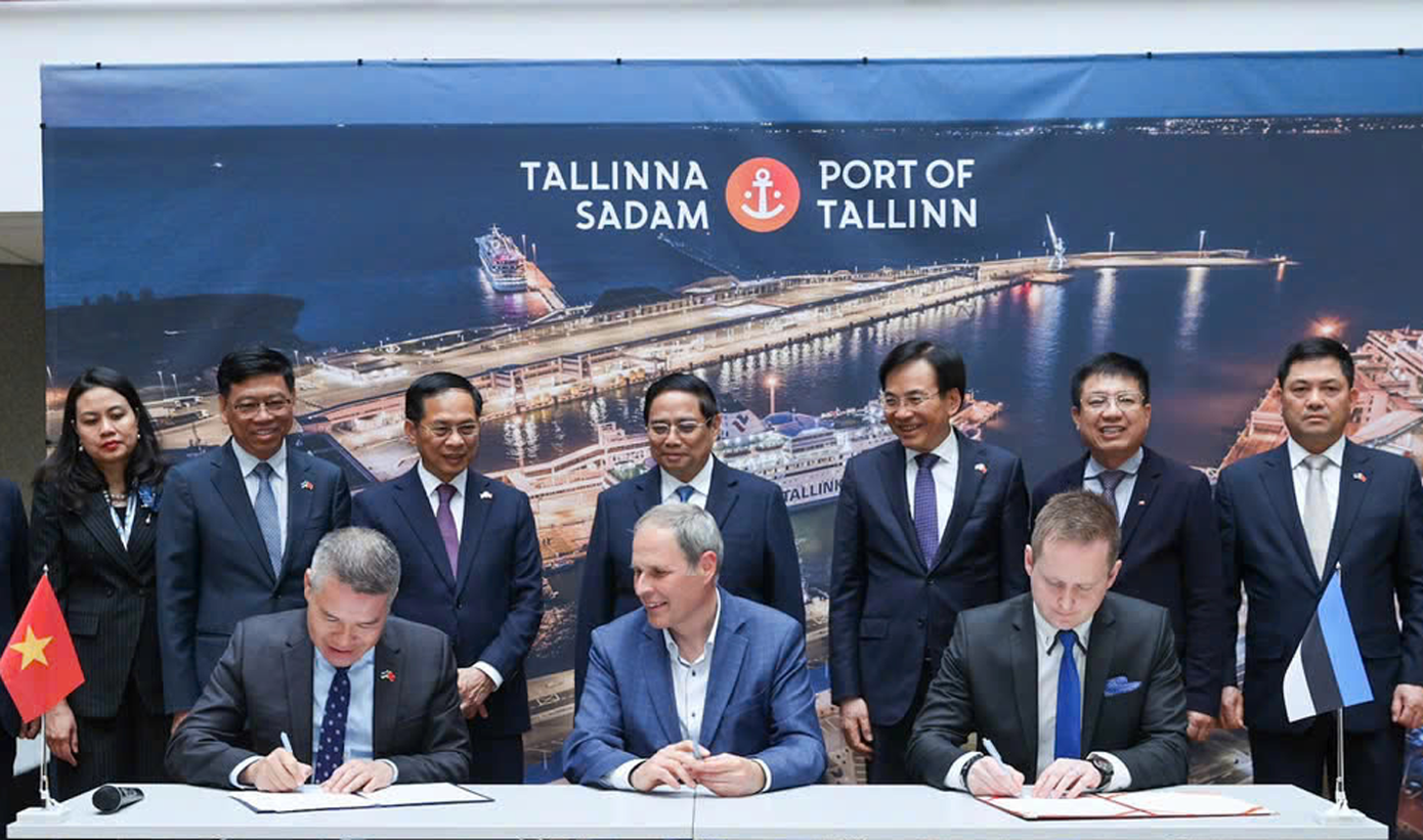 Toàn cảnh lễ ký kết MOU về hợp tác phát triển cảng biển và logistics giữa VIMC và Cảng Tallinn. Ảnh: VIMC. Toàn cảnh lễ ký kết MOU về hợp tác phát triển cảng biển và logistics giữa VIMC và Cảng Tallinn. Ảnh: VIMC.
