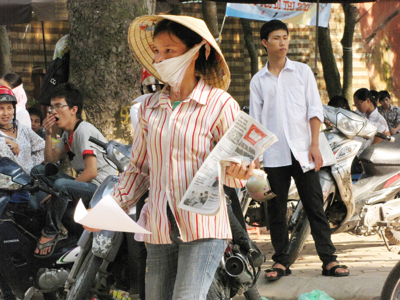 Mục tiêu của cò không trừ bất kỳ ai, miễn là bán được