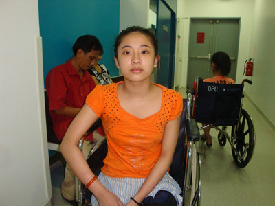 Em Phạm Hồ Như Phương tái khám tại bệnh viện Pháp Việt