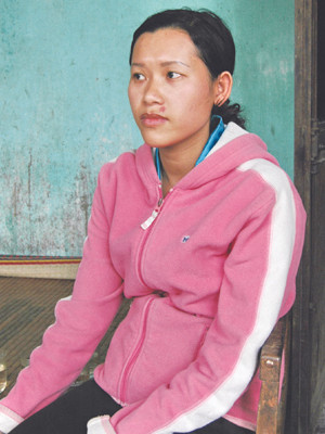 “Lượm” - Thùy Dương tỏ vẻ ân hận về sự lừa dối của mình đối với độc giả, khán giả cả nước. Ảnh: Ngọc Văn. “Lượm” - Thùy Dương tỏ vẻ ân hận về sự lừa dối của mình đối với độc giả, khán giả cả nước Ảnh: Ngọc Văn