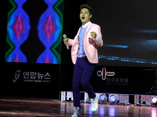 "Cháy" trên sân khấu.