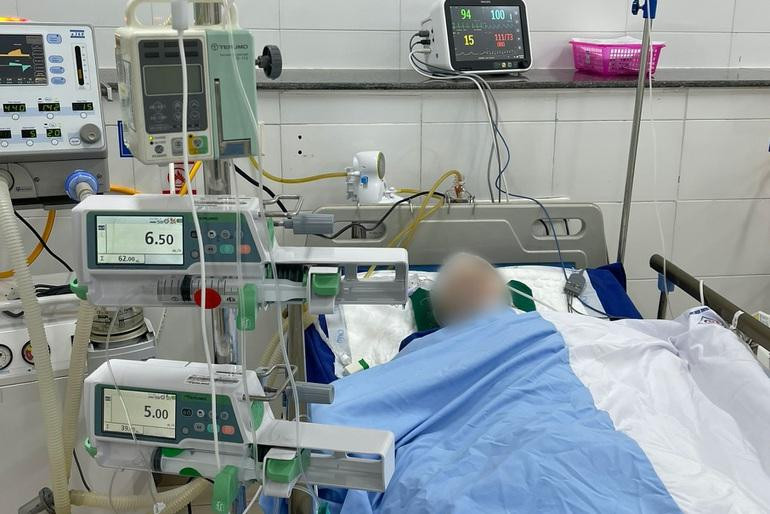 Sau vài ngày được các bác sĩ tích cực cứu chữa, bà Đ. đã qua cơn nguy kịch, không còn nguy cơ tử vong (Ảnh: Quang Dũng).