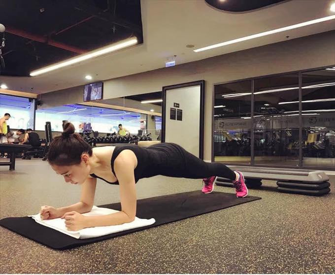 Cô tập trung tăng cường bổ sung vitamin cần thiết trong quá trình ăn kiêng, nói không với các loại thực phẩm chức năng cấp tốc.