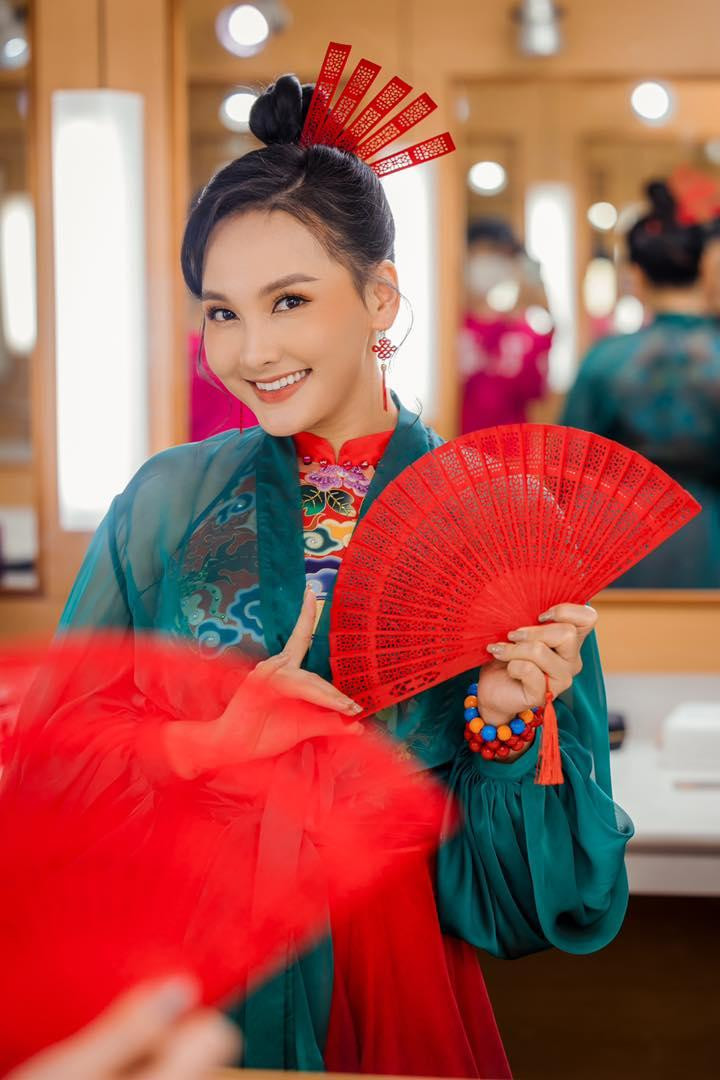 Sau khi hạ sinh em bé thứ hai, Bảo Thanh trở lại với truyền hình trong các chương trình chào xuân, đón Tết Nhâm Dần 2022.