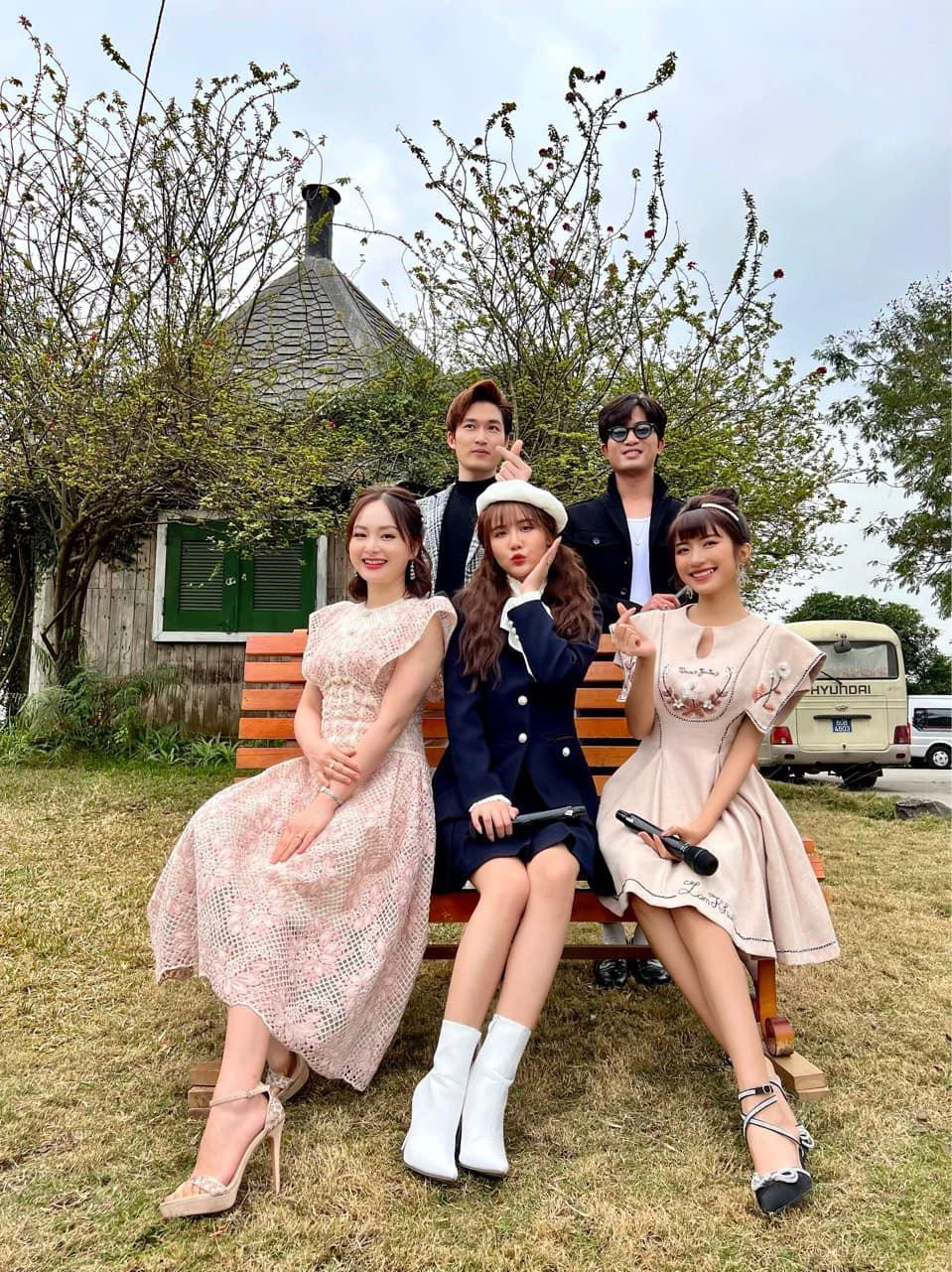 Mặc dù "Thương ngày nắng về" đã kết thúc phần 1 nhưng hình ảnh và tên tuổi của Vân Trang vẫn được nhiều cư dân mạng chia sẻ, dành sự hâm mộ.