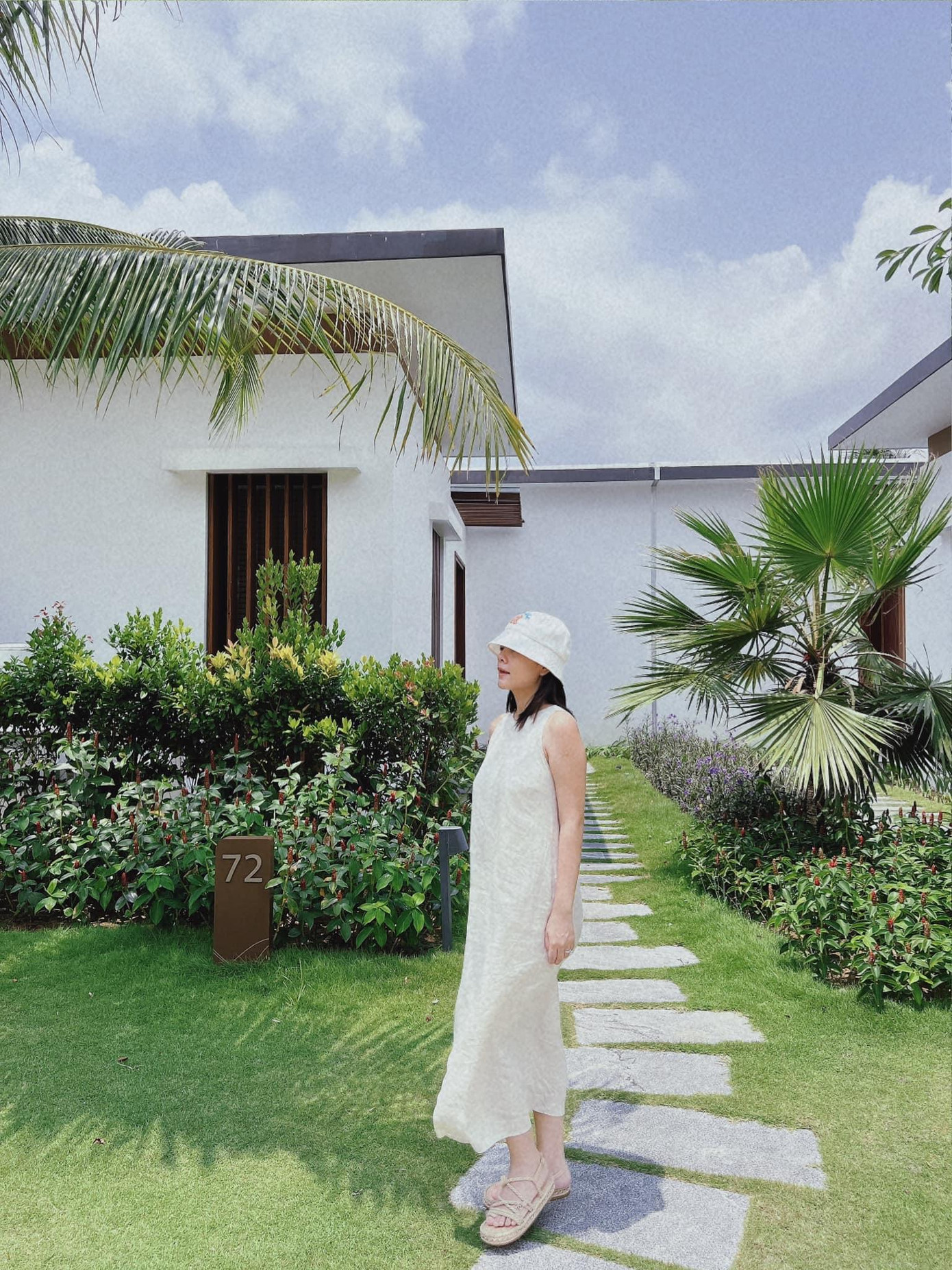 Chuyến đi nghỉ dưỡng tại Phú Quốc được giọng ca ghi lại nhiều khoảnh khắc dễ thương. Chuyến đi nghỉ dưỡng tại Phú Quốc được giọng ca ghi lại nhiều khoảnh khắc dễ thương.