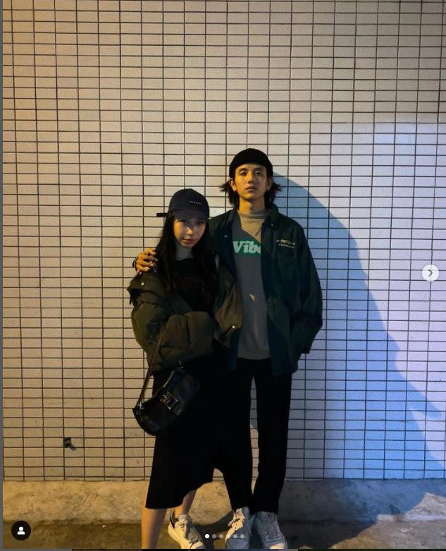 Mới đây, trên trang cá nhân, Mỹ Anh chia sẻ ảnh sánh đôi bên bạn trai gây chú ý. Mới đây, trên trang cá nhân, Mỹ Anh chia sẻ ảnh sánh đôi bên bạn trai gây chú ý.