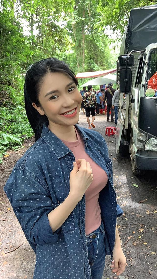 Trong phim Thanh Bi vào vai nữ sinh trường công an thông minh, hoạt bát tên Hải Yến. Cô là bạn thân học cùng trường với Hạ Lam (Cao Thái Hà). Sau này cũng vì cùng thích Hải Triều (Hà Việt Dũng) mà Yến và Lam đã ở thế đối đầu. Trong phim Thanh Bi vào vai nữ sinh trường công an thông minh, hoạt bát tên Hải Yến. Cô là bạn thân học cùng trường với Hạ Lam (Cao Thái Hà). Sau này cũng vì cùng thích Hải Triều (Hà Việt Dũng) mà Yến và Lam đã ở thế đối đầu.