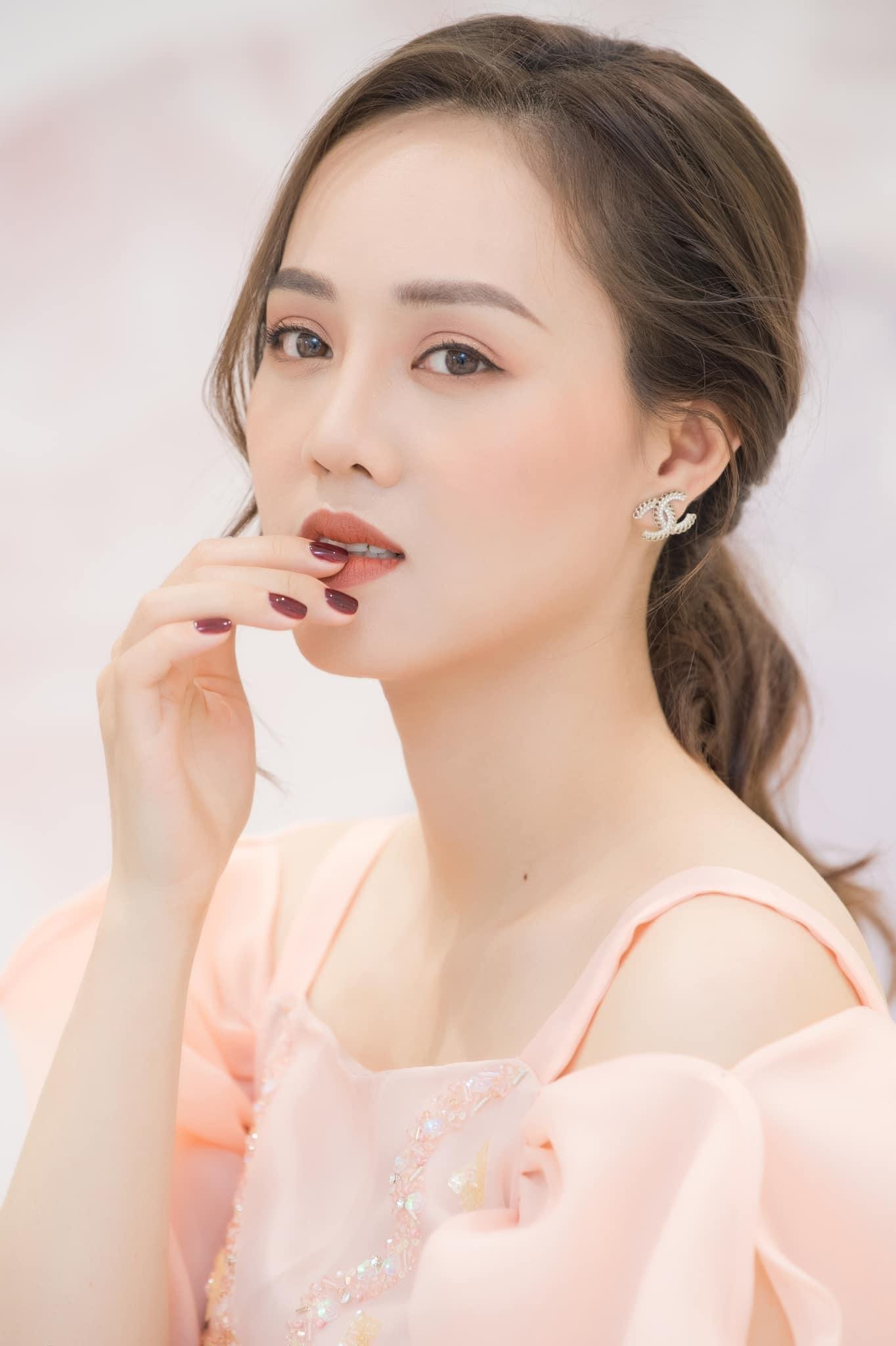 Bà xã NSND Công Lý đăng ảnh trẻ đẹp. Bà xã NSND Công Lý đăng ảnh trẻ đẹp.