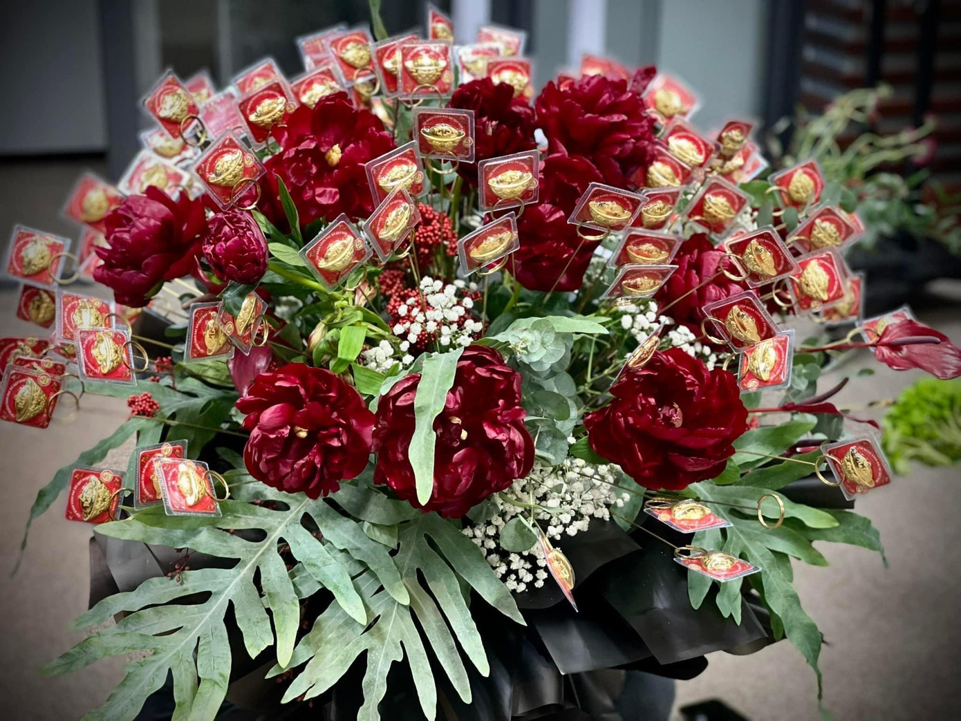 Cận cảnh bó hoa 100 lượng vàng Cận cảnh bó hoa 100 lượng vàng