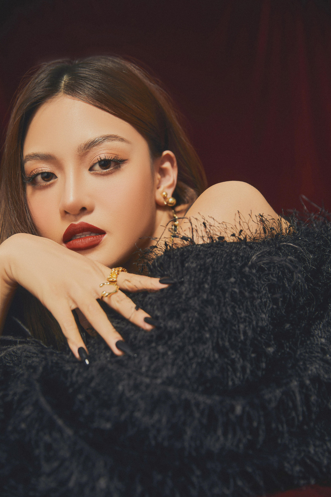 Chia sẻ với Tiền Phong về quãng thời gian nghỉ ngơi vì dịch COVID - 19, Thùy Anh tâm sự: "Quyết định vào Sài Gòn giúp Thùy Anh thay đổi nhiều từ cuộc sống tới góc nhìn. Vào Sài Gòn 3 năm, mình may mắn đã có 3 vai diễn điện ảnh. Thùy Anh được khán giả biết đến nhiều hơn, không chỉ gói gọn ở miền Bắc nữa. Về kinh tế, Thùy Anh vẫn ổn, đang dần thực hiện hoài bão, ước mơ của mình."