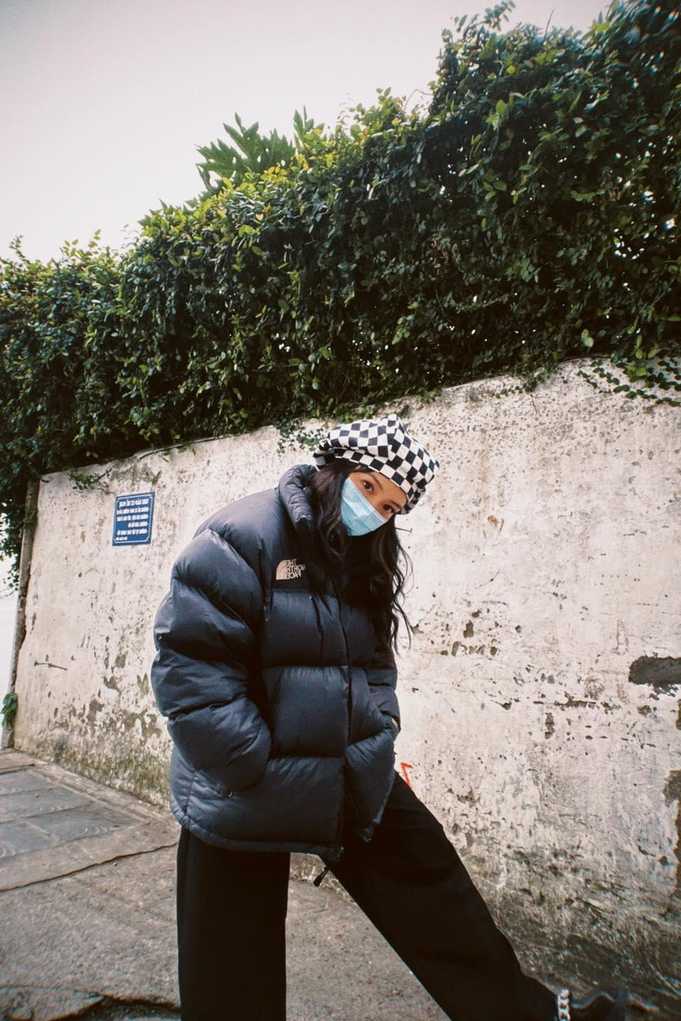 Dù luôn được công chúng gọi tên là "con nhà nòi" nhưng Mỹ Anh từng thẳng thắn chia sẻ: "Thứ khiến tôi áp lực không phải là việc “con nhà nòi" mà là liệu có xong bài để kịp thi hay không thôi... Nhưng dù có gì đi chăng nữa mà không có nỗ lực và công sức, cũng sẽ không đến đâu cả. Thế nên, tôi cứ hạnh phúc, biết ơn và nhìn mọi thứ mình đang có hiện tại theo một lẽ đương nhiên.." Dù luôn được công chúng gọi tên là "con nhà nòi" nhưng Mỹ Anh từng thẳng thắn chia sẻ: "Thứ khiến tôi áp lực không phải là việc “con nhà nòi" mà là liệu có xong bài để kịp thi hay không thôi... Nhưng dù có gì đi chăng nữa mà không có nỗ lực và công sức, cũng sẽ không đến đâu cả. Thế nên, tôi cứ hạnh phúc, biết ơn và nhìn mọi thứ mình đang có hiện tại theo một lẽ đương nhiên.."