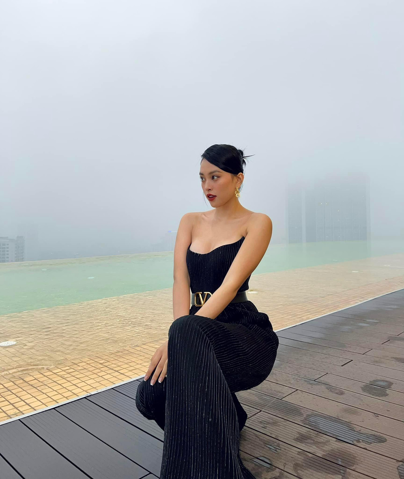 Dù đôi lần nhận ý kiến trái chiều về việc hay tung ảnh sexy nhưng Tiểu Vy chia sẻ: "Đối với Vy, việc diện bikini, hay gợi cảm chỉ là một hình thức đổi mới hình ảnh của mình. Việc bó buộc trong hình ảnh kín đáo giúp Vy an toàn, nhưng lại làm Vy thấy nhàm chán cũng như khán giả không thấy sự đa dạng ở nhiều phong cách”.