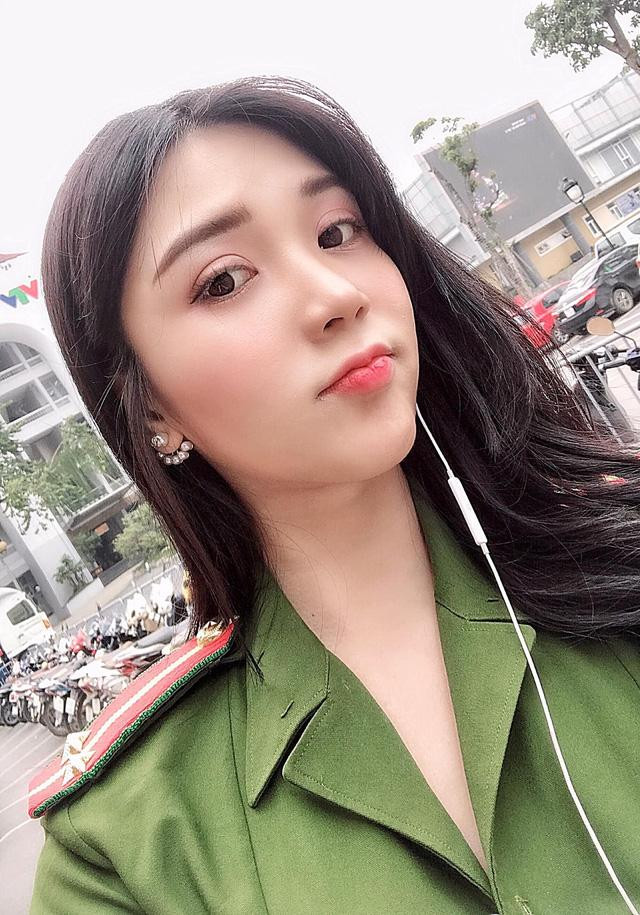 Các bài post trên trang cá nhân của cô đều thu hút hơn 1000 lượt theo dõi cùng nhiều lời khen ngợi. Các bài post trên trang cá nhân của cô đều thu hút hơn 1000 lượt theo dõi cùng nhiều lời khen ngợi.